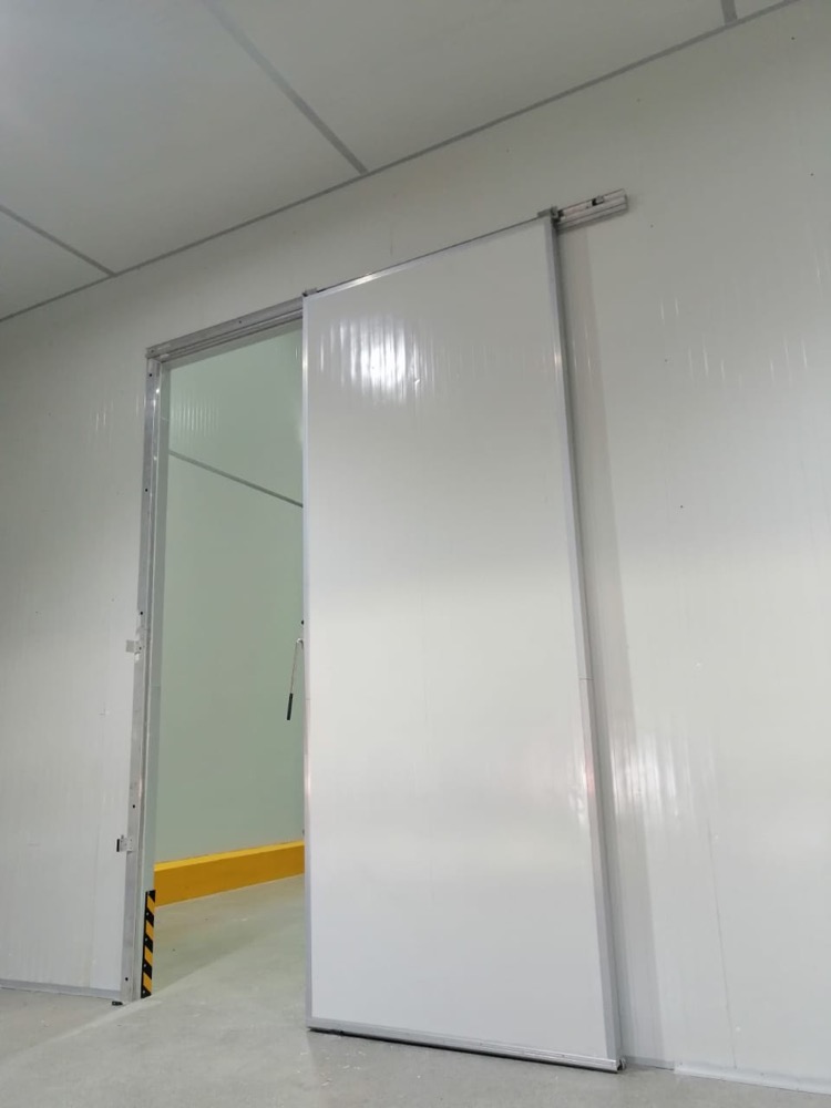 Cold storage zone at Connect Logistics Karachi — PIR sandwich panel walls and ceiling under industrial lighting