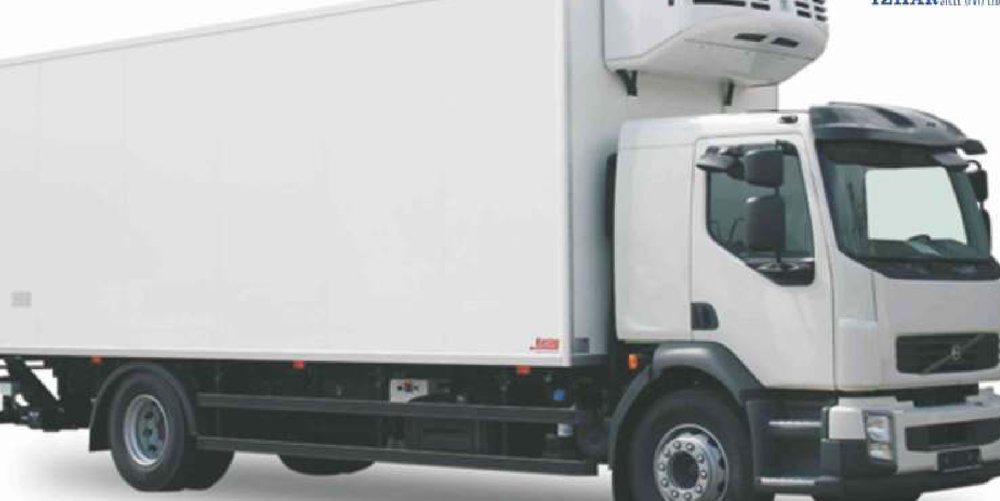 Rigid refrigerated truck with a roof-mounted Thermo King T-Series unit — the configuration most Pakistani distribution fleets run